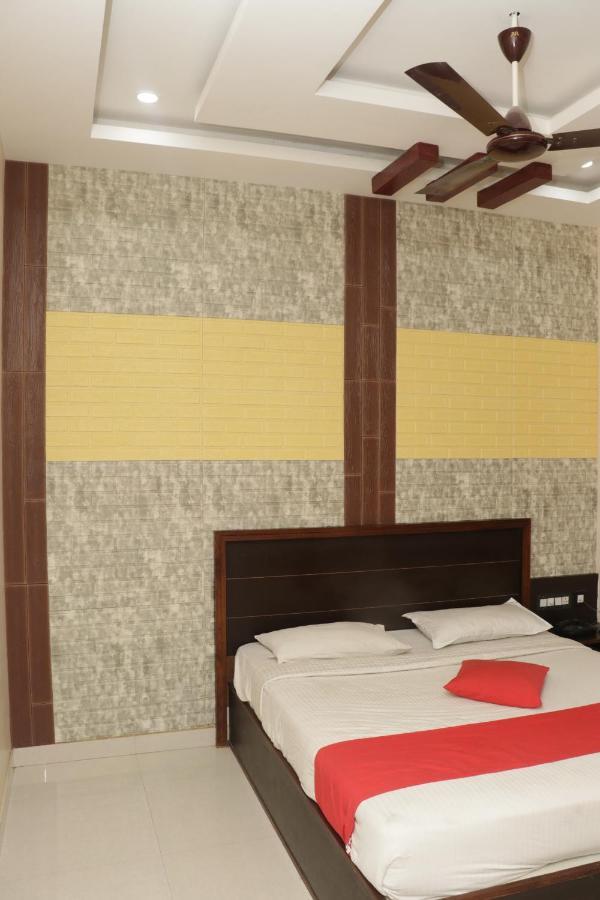 E S Residency Hotel Theni Kültér fotó