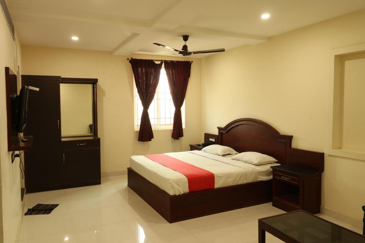 E S Residency Hotel Theni Kültér fotó