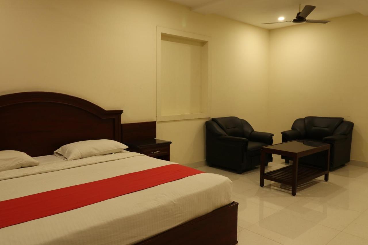 E S Residency Hotel Theni Kültér fotó