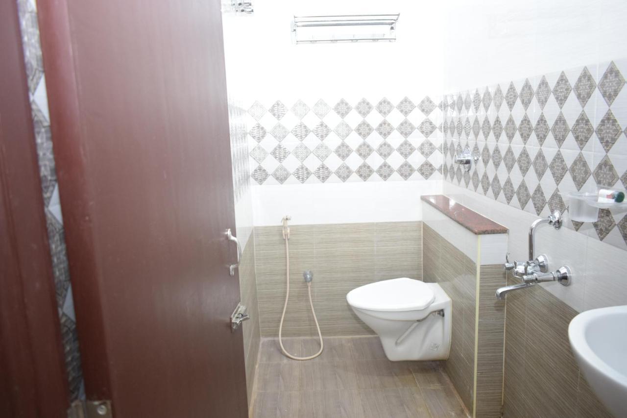 E S Residency Hotel Theni Kültér fotó