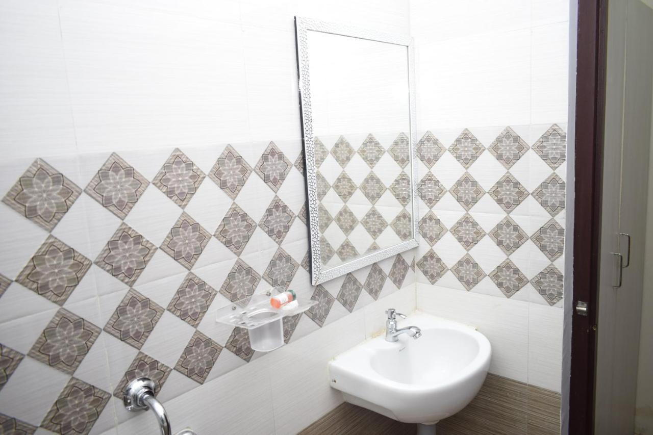 E S Residency Hotel Theni Kültér fotó