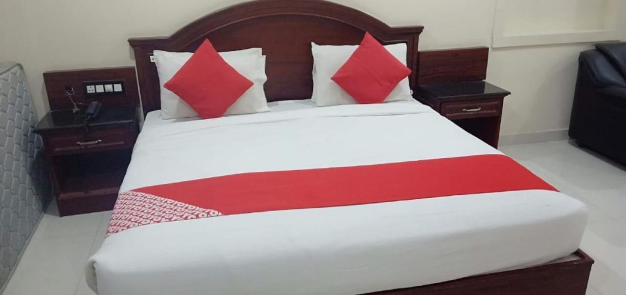 E S Residency Hotel Theni Kültér fotó