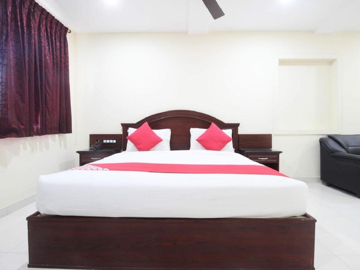 E S Residency Hotel Theni Kültér fotó